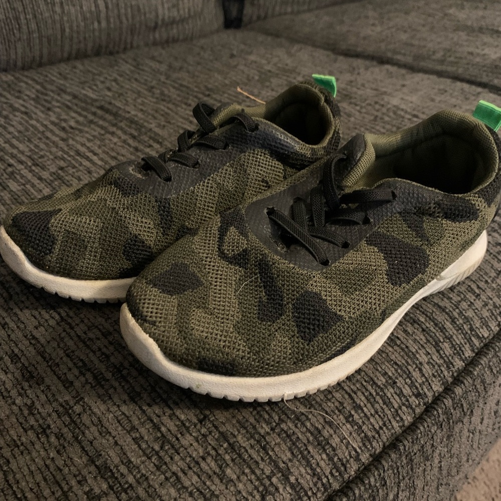 Boys shoes